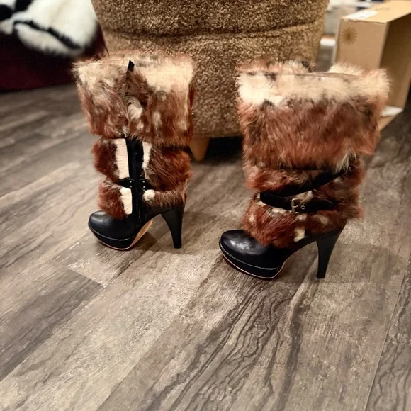 Faux Fur and Leather Women's Boots - Picture 2 of 12